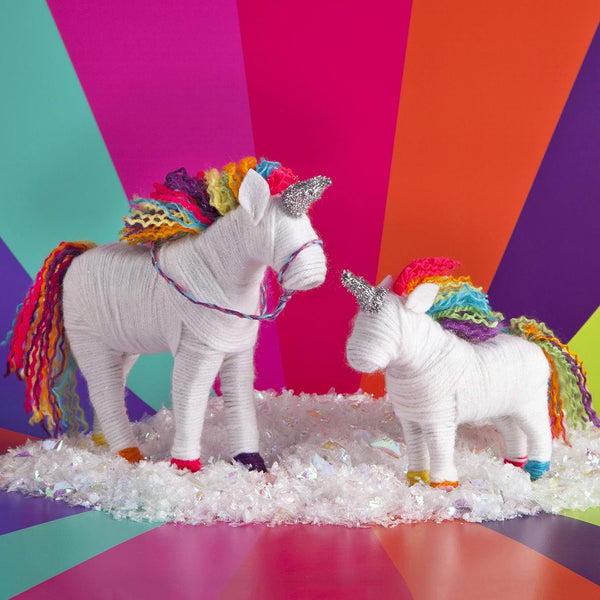 Craft-tastic - Yarn Unicorns Kit - Craft Kit Makes 2 Yarn-Wrapped Unicorns