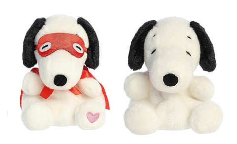 Aurora Peanuts 2 Piece Palm Pals Bundle, Snoopy and Kissing Bandit 5 Inch