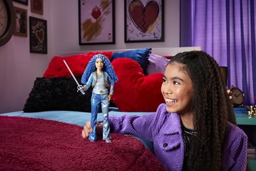 Mattel Disney Descendants: The Rise of Red Fashion Doll & Accessory - Princess Chloe Charming, Daughter of Cinderella with Movie-Inspired Clothes & Sword, Ages 4+