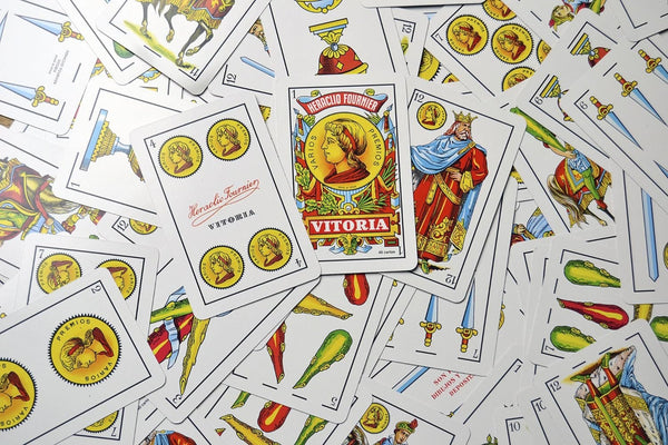 Heraclio Fournier No. 1 Spanish Playing Cards – 40-Card Deck with Clubs, Coins, Cups & Swords (1 Deck, Colors May Vary)