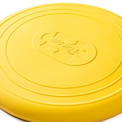 Bigjigs Toys Frisbee Flying Disc (Honey Yellow) - Silicone Frisbee for Kids, Quality Flying Saucers, Beach Toys & Garden Toys, Holiday Toys for Toddlers